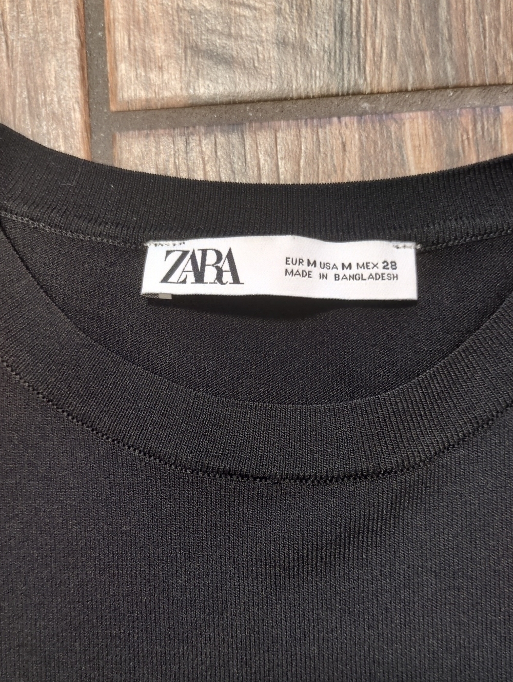 Zara Medium Black Short-Sleeve Crewneck Tee View 2